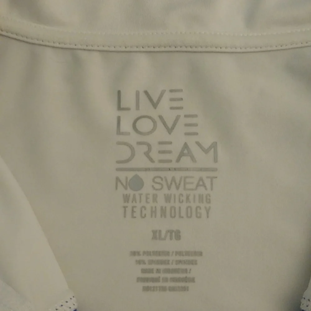 LIVE LOVE DREAM ATHLETIC, THUMB HOLES, ZIP POCKETS, RUNNING JACKET